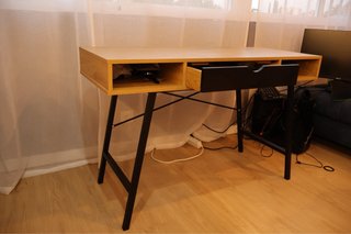 Mesa de escritorio moderna