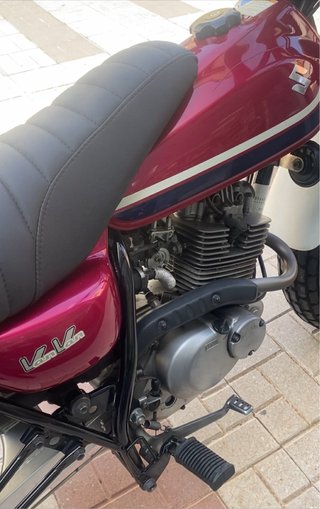 Suzuki Van Van 125cc Roja