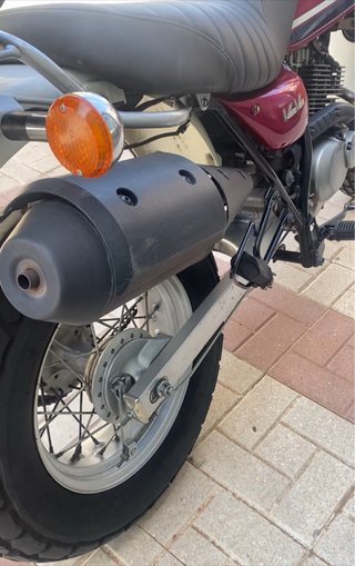 Suzuki Van Van 125cc Roja