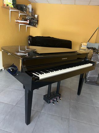 Piano de cola digital Yamaha Clavinova CLP-665GP