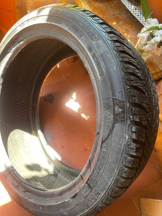 Neumático 225/45 R17