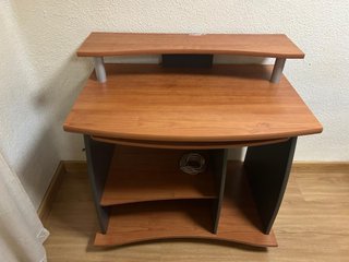 Mesa de ordenador madera y metal