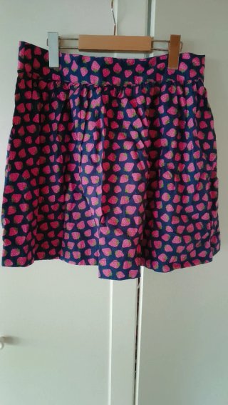 Minifalda Zara Estampada Fresas Talla 36