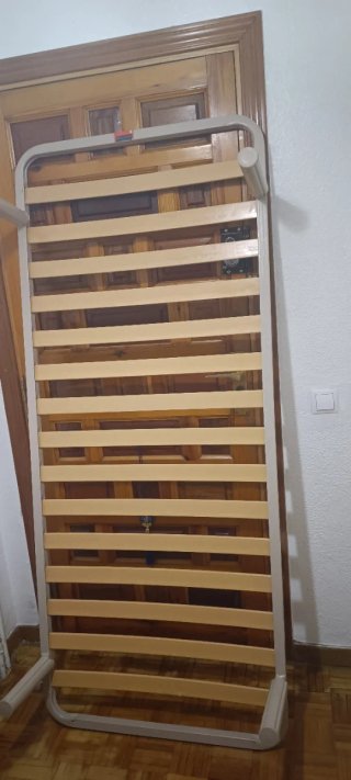 Somier de madera y metal