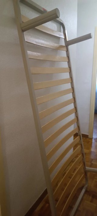 Somier de madera y metal