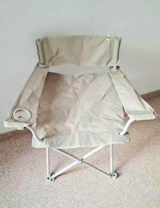 Silla plegable con portavasos