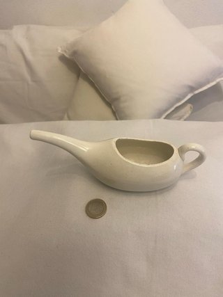 Alimentador médico cerámica antiguo