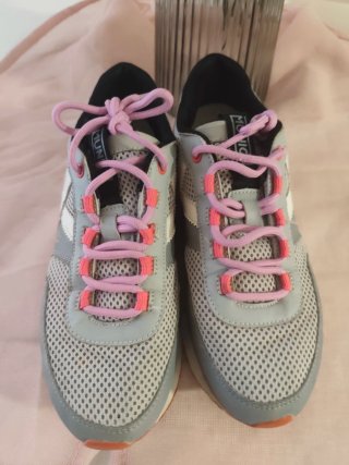 Zapatillas Munich grises y rosas