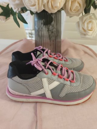 Zapatillas Munich grises y rosas