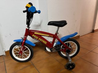 Bicicleta infantil Paw Patrol roja