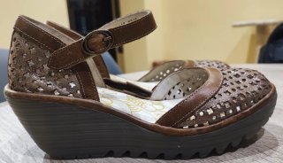 Zapato Fly London Marrón a estrenar. Talla 40.