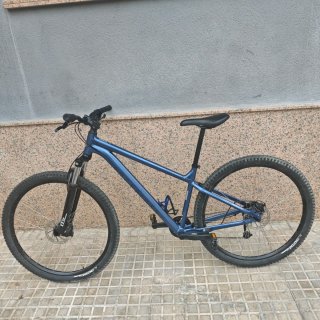 Bicicleta de montaña azul nuevo
