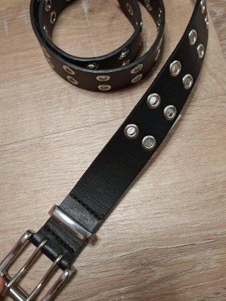 Cinturón Pull and Bear Negro con Ojales