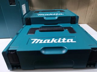 3 maletines Makita makpac con pequeñas taras