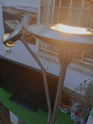 Lámpara de pie con 2 luces