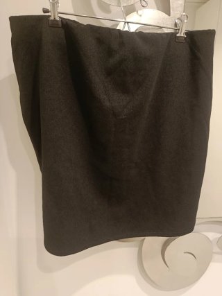 Falda Desigual Negra y Gris