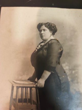2 Fotos Antiguas Mujer Vich Barcelona 1910