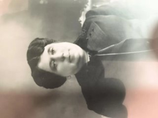2 Fotos Antiguas Mujer Vich Barcelona 1910
