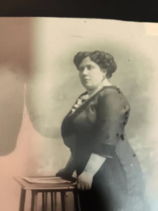 2 Fotos Antiguas Mujer Vich Barcelona 1910
