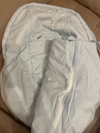 Saco para Maxicosi azul con puntos blancos