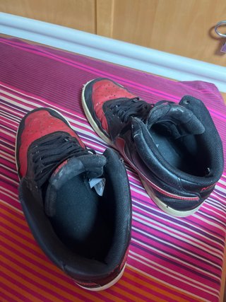 Zapatos Nike Jordan Negros y Rojos