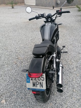 Mitt 440 Custom Negra