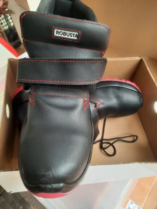 Trajes de agua y botas de seguridad MARCA