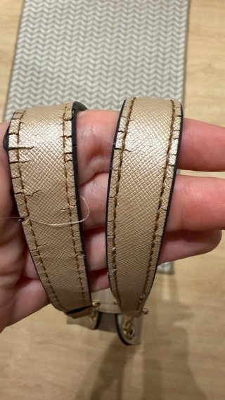 Bolso Guess dorado