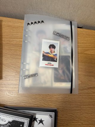 Lote Stray Kids: 4 Álbumes,Seasons Greetings y PCS