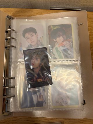 Lote Stray Kids: 4 Álbumes,Seasons Greetings y PCS