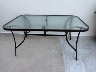 Mesa de exterior cristal y metal