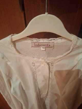 Camisa Baturra Niña Talla 10 Blanco roto.
