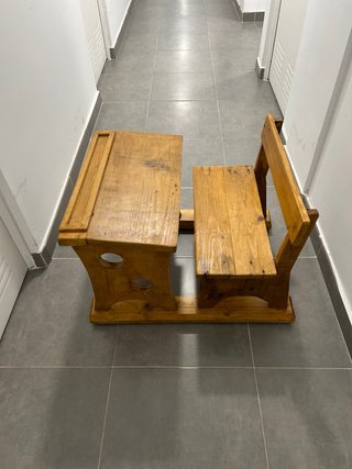 Pupitre de madera hecho a mano