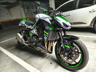 KAWASAKI Z1000