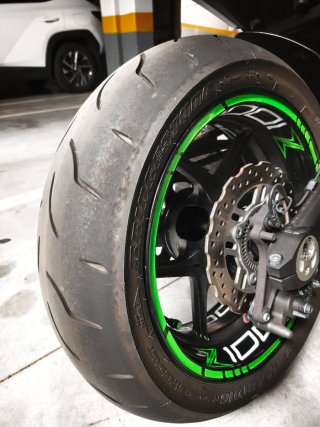 KAWASAKI Z1000