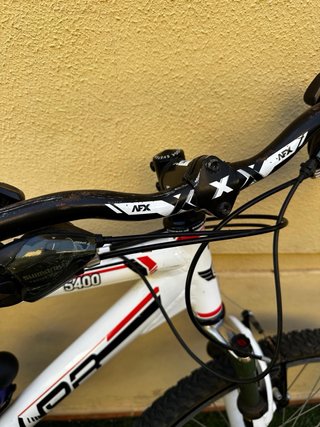Bicicleta de montaña blanca 5400