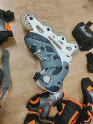 Patines en línea y protecciones talla 29-32 progre