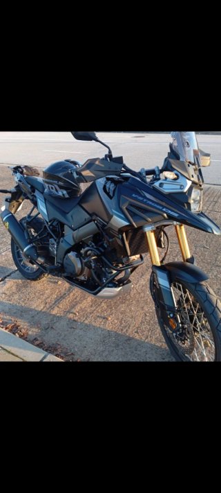 Suzuki V-Strom 1050 Negra