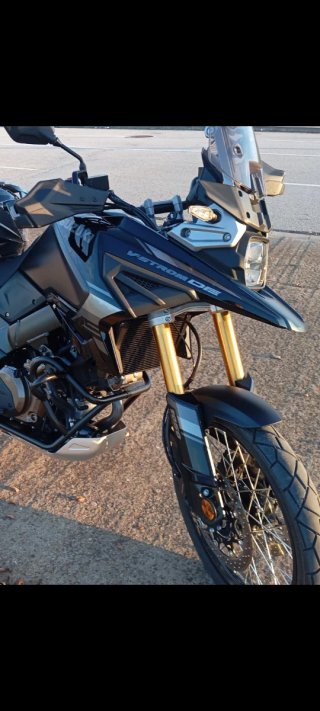 Suzuki V-Strom 1050 Negra
