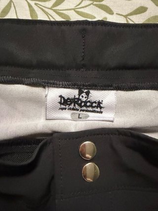 Pantalón Enduro 23HQ talla L . Yo tengo 42