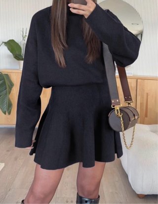 Vestido punto cuello medio negro, manga larga