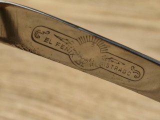 Antigua maquinilla de barbero manual EL FÉNIX