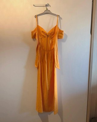 Vestido largo naranja lino anudado en espalda