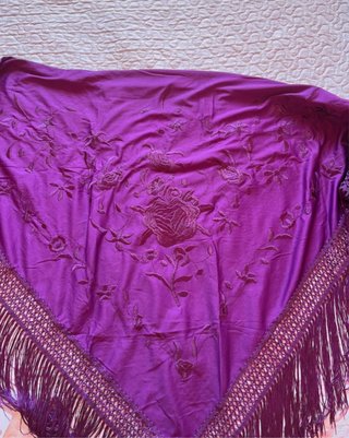 Mantoncillo Flamenco Morado Bordado