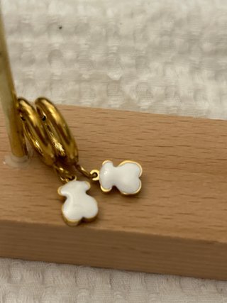 Pendientes aro oso blanco y dorado