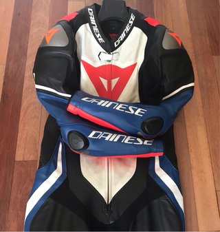 Mono Dainese Laguna Seca 4 Talla 48