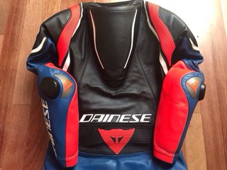 Mono Dainese Laguna Seca 4 Talla 48