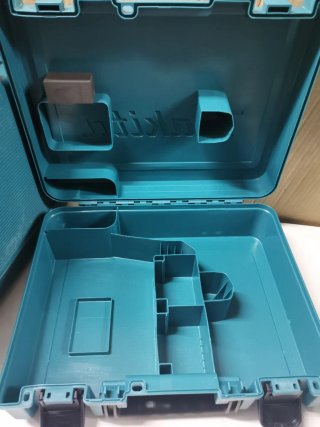 4 maletines makita para taladro a bateria.