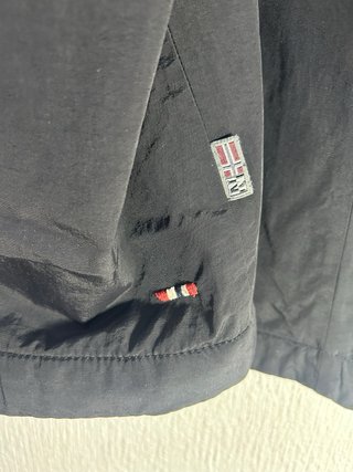 Chaqueta Napapijri Negra con Capucha