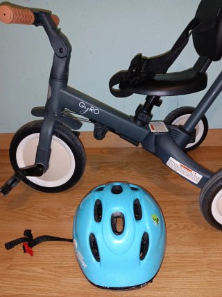 Bicicleta esmart Giro con casco